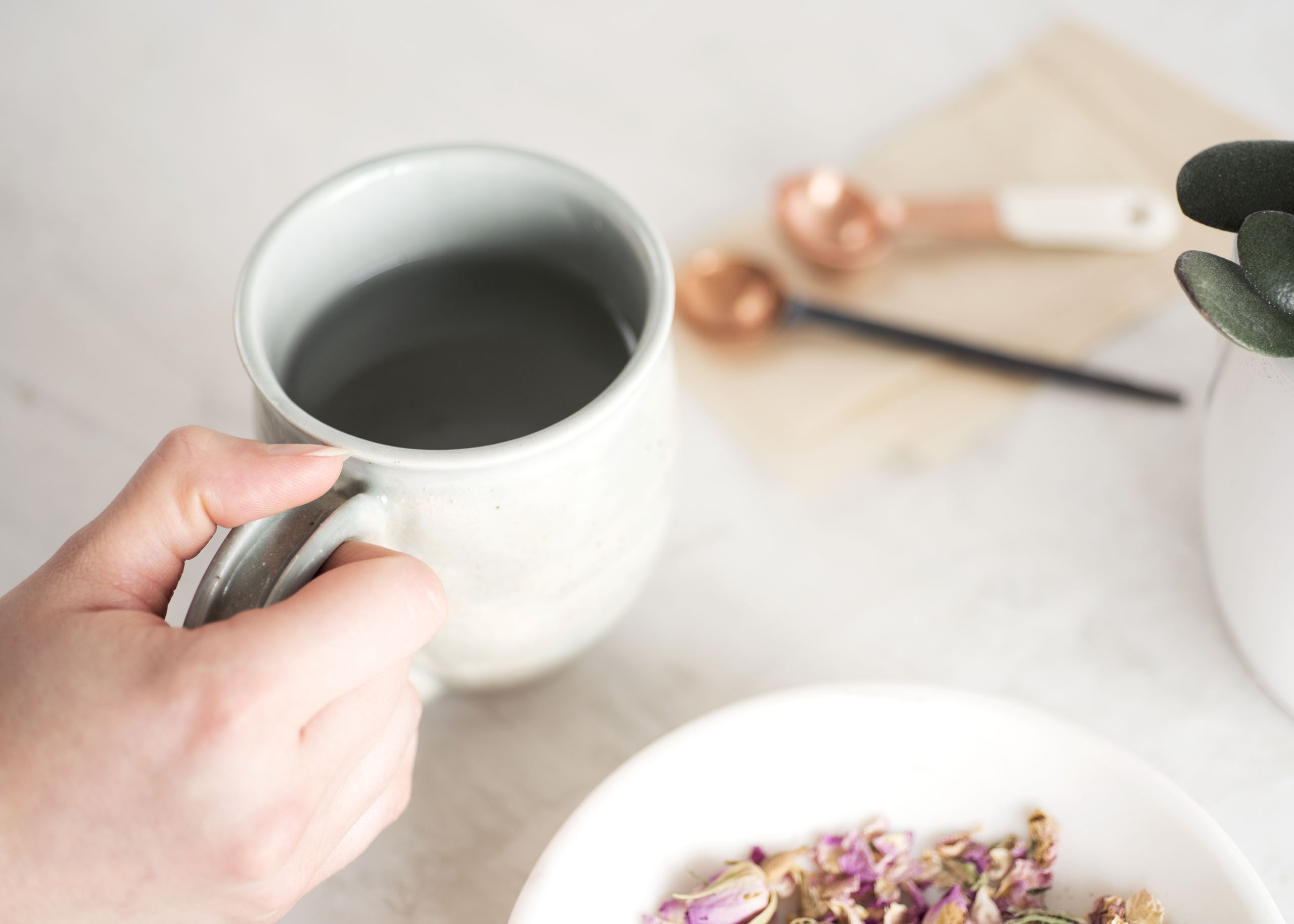 A Natural (and Delicious) Alternative to the Blossoming Rose Tea Latte